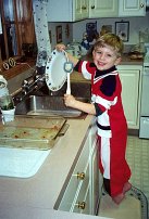 chad_980212_washing_dishes null